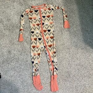 Like new little sleepies zippy